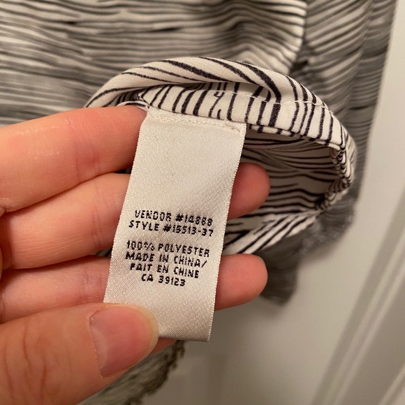 Northern Reflections V-Neck blouse - Picture 6 of 8